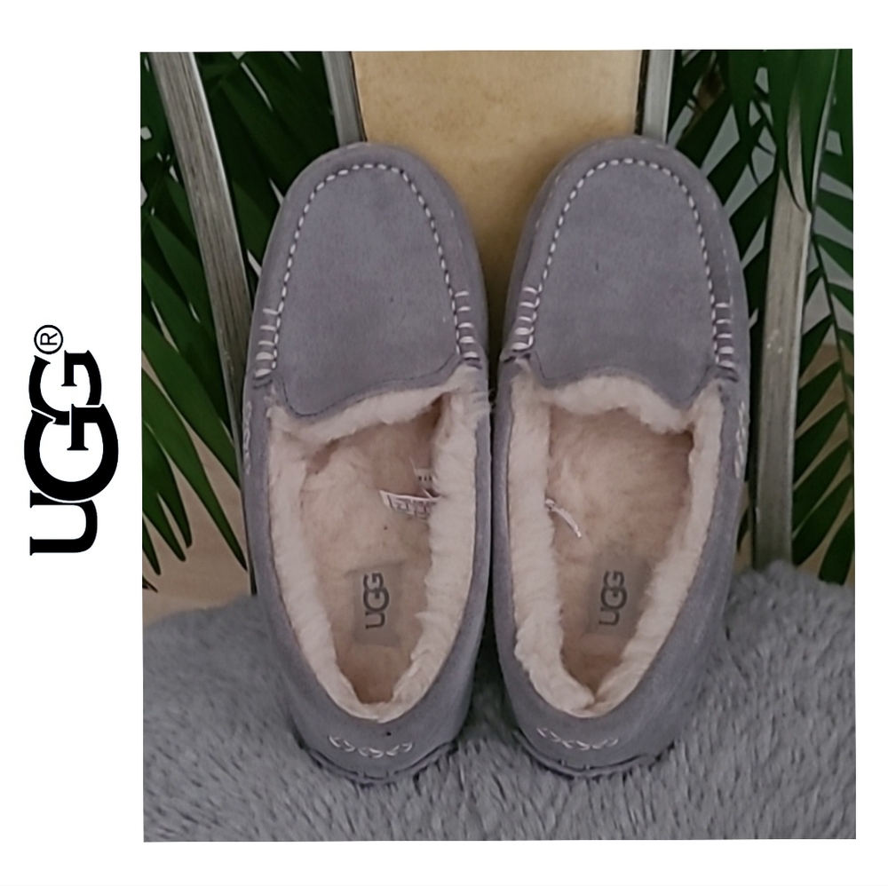 UGG Leather Loafers ❤️